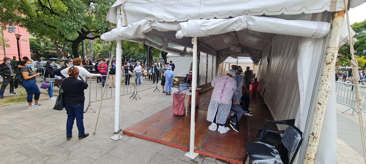 Testeos gratuitos COVID: la unidad móvil atiende hoy a la mañana en la ex plaza Vélez Sarsfield | Córdoba