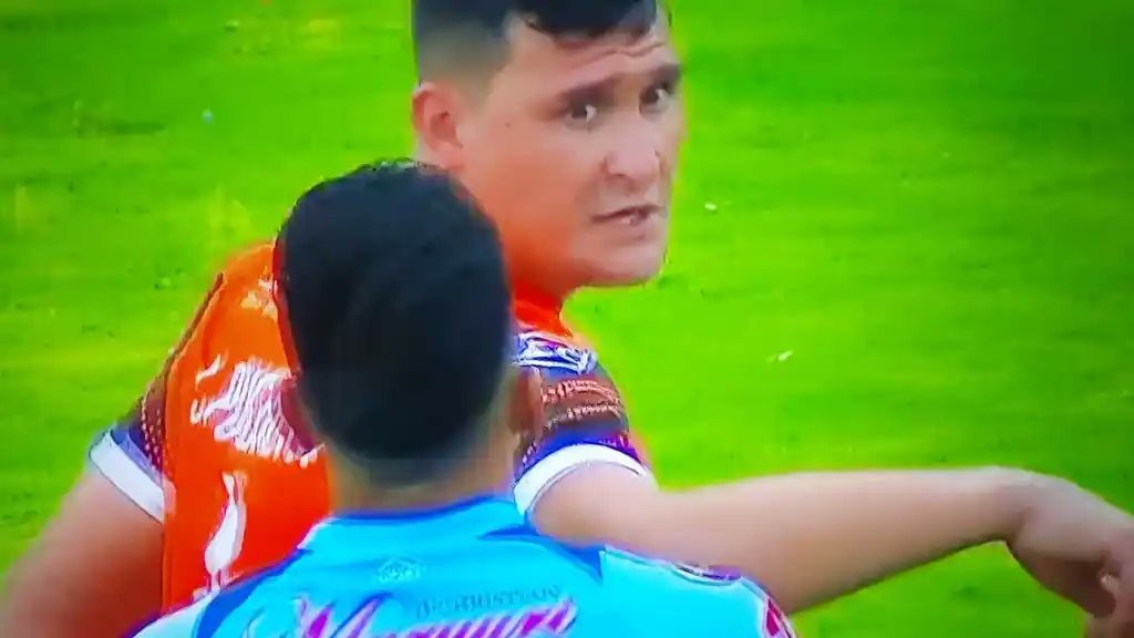 Expulsaron al arquero argentino Joaquín Pucheta por orinar detrás del arco en pleno partido | Deportes