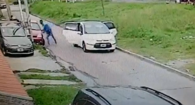 VIDEO: Asalto con choques, tiros y trompadas hasta que los ladrones huyeron | Actualidad