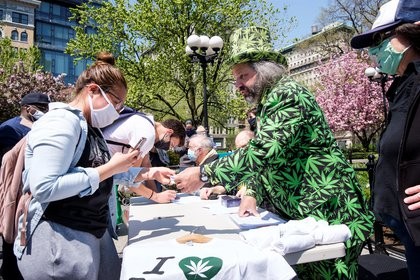 Ofrecen marihuana gratis a los vacunados contra el coronavirus en Nueva York | Internacionales