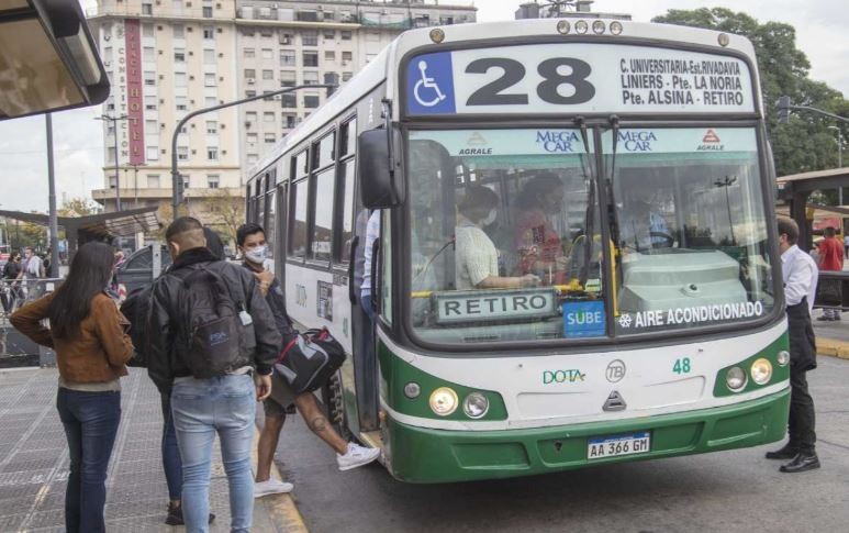 Empresas de colectivos reducirán servicios en el AMBA por no poder afrontar el pago de salarios | Actualidad