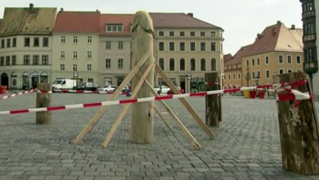 Inauguraron una estatua con forma de pene para "darle ánimo" a la gente de un pueblo alemán | Curiosidades