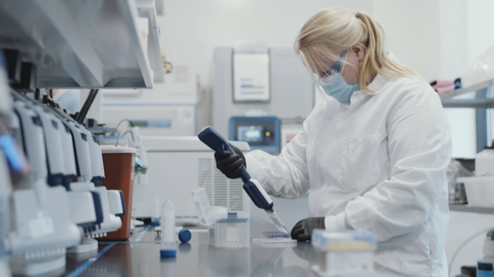 Estudio: la vacuna de Moderna tiene eficacia de 96% en adolescentes | Internacionales