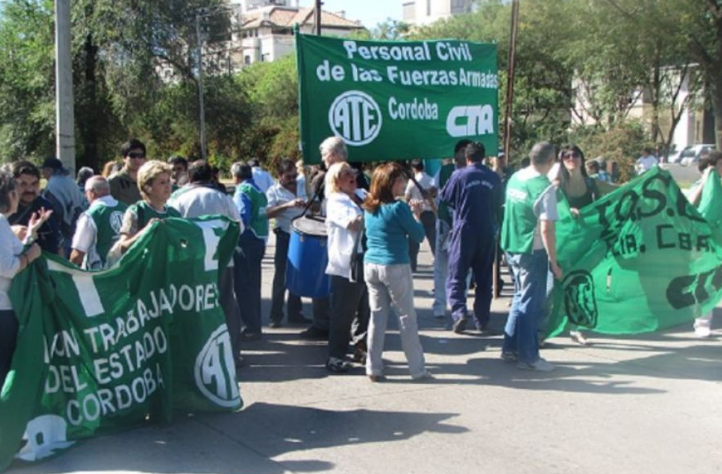 ATE se moviliza por condiciones laborales en Obra Social de las Fuerzas Armadas | Córdoba