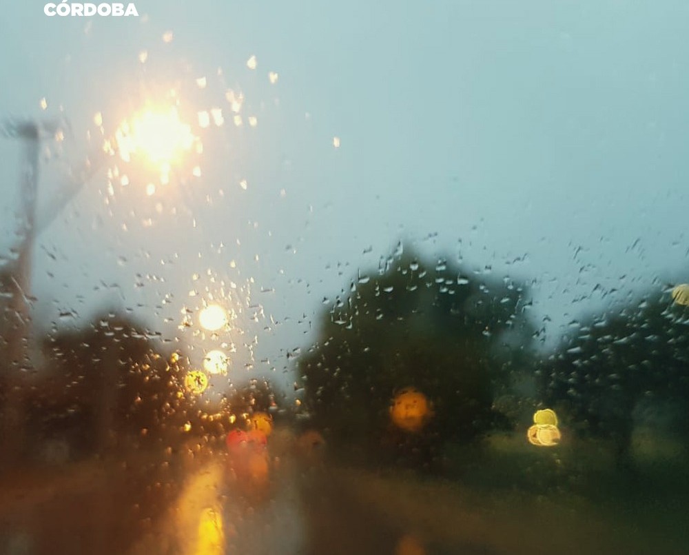 Ambiente húmedo, lloviznas intermitentes, máxima de 18° | Córdoba