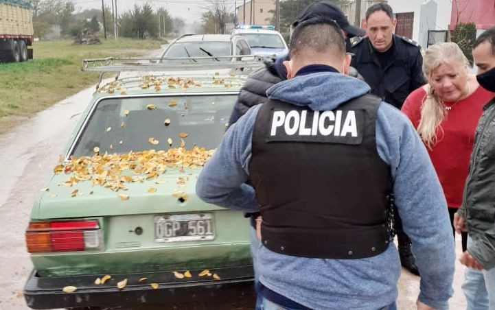 Pringles: una mujer reconoció por las cámaras al ladrón que le robó 80 mil pesos y lo convenció para que se los devuelva | Actualidad