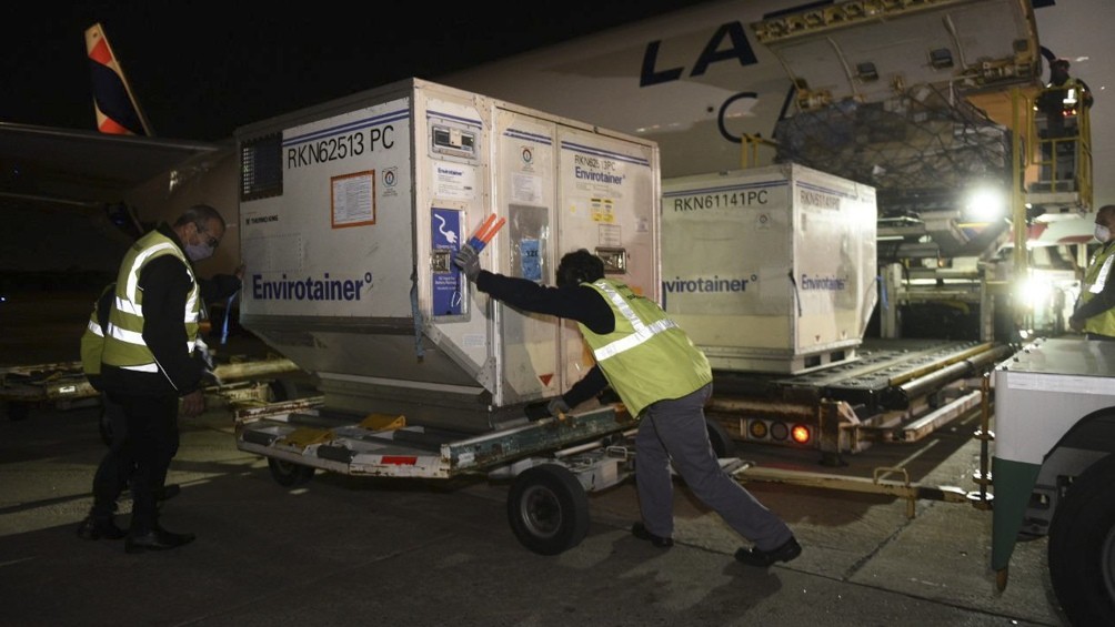 Llegaron más de 1,4 millones de vacunas de AstraZeneca y Sputnik V | Actualidad