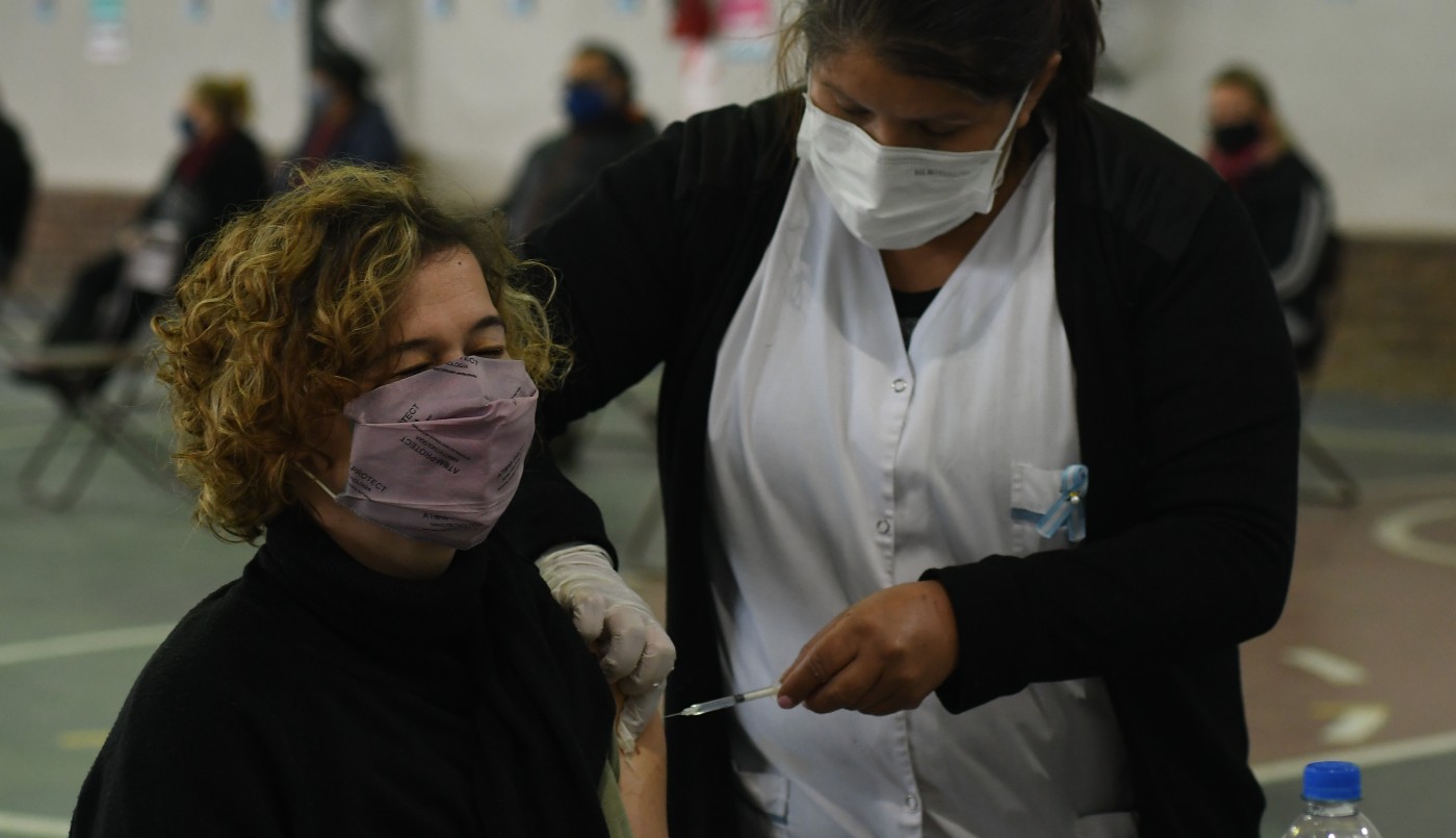 El Gobierno cerró un acuerdo para comprar la vacuna de una sola dosis del laboratorio chino CanSino | Actualidad