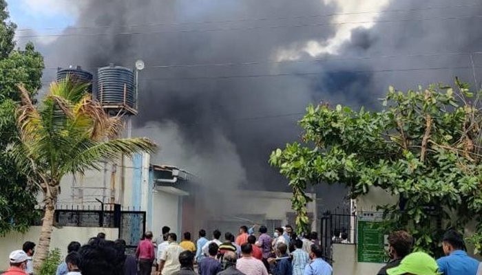 Se incendió una fábrica de desinfectantes en India: Murieron 18 personas | Internacionales