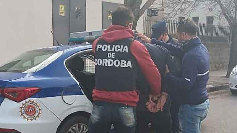 Dos gendarmes detenidos bajo sospecha de abuso sexual a niña de 14 años | Córdoba