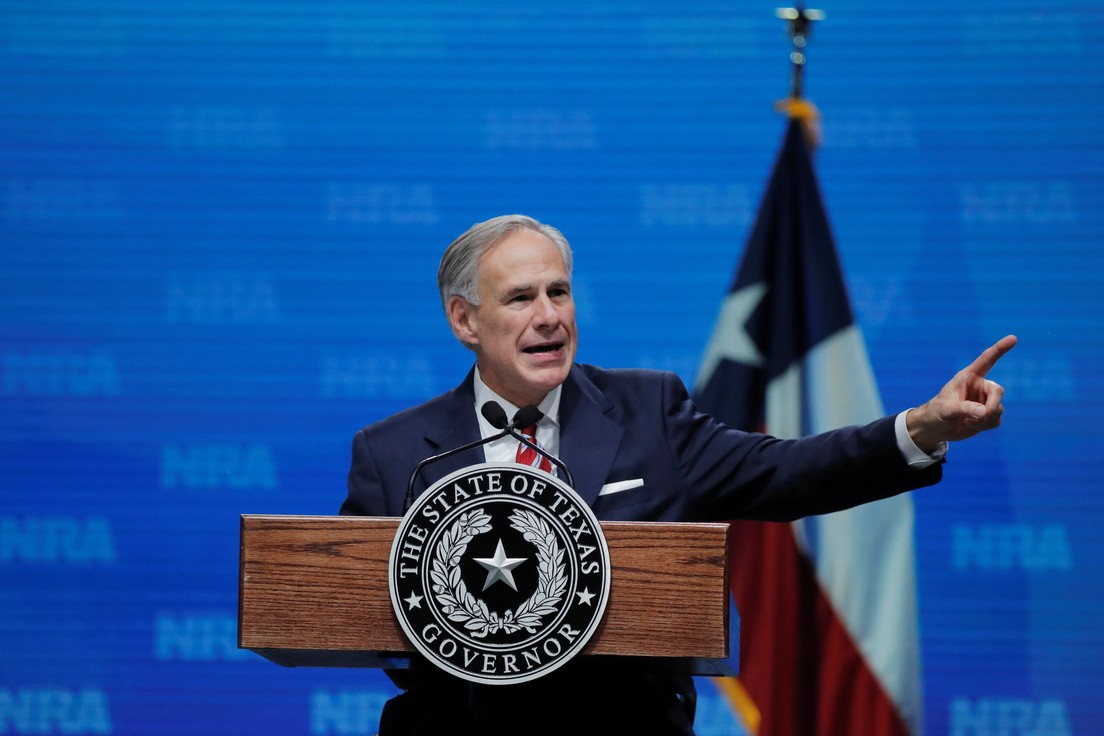 El gobernador de Texas continuará la construcción del muro y prometió: "Los inmigrantes recibirán un pase directo a la cárcel" | Internacionales