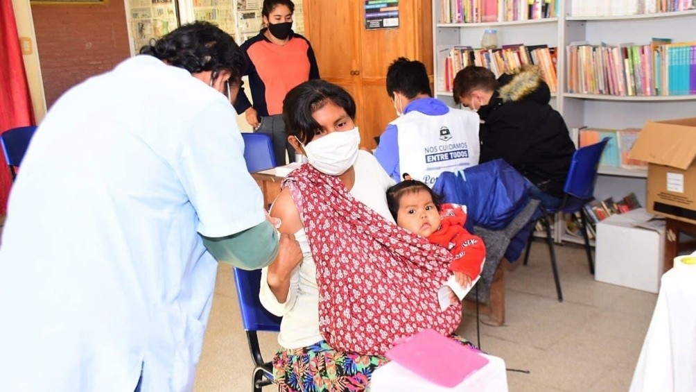 Cerca del 30% de la población ya recibió la primera dosis de la vacuna contra el coronavirus | Actualidad