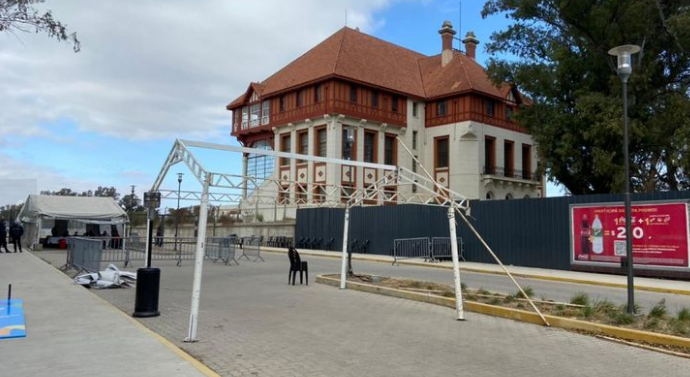 Lo que el viento se llevó: Se voló una carpa de testeos en barrio Jardín | Córdoba