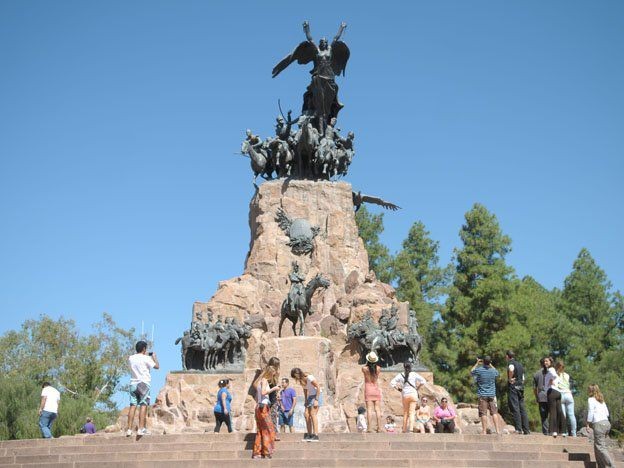 Proponen que beneficiarios de planes sociales limpien los parques en Mendoza | Actualidad