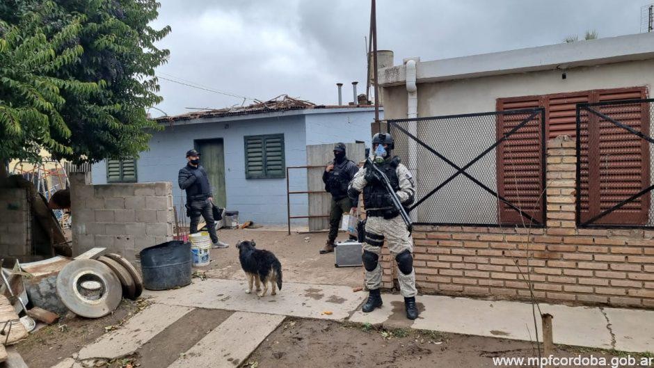 Secuestraron más de 100 plantas de marihuana en un domicilio de Ciudad Evita | Córdoba