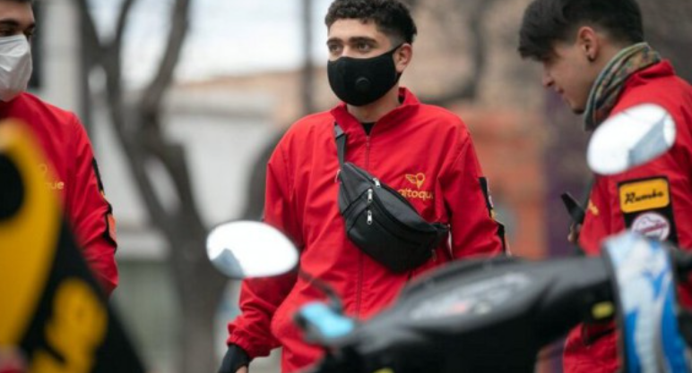 Un delivery recibió $10.000 por error y se los devolvió a su dueña: "Gracias, era la plata que iba a usar para vivir hasta el final de la quincena". | Actualidad