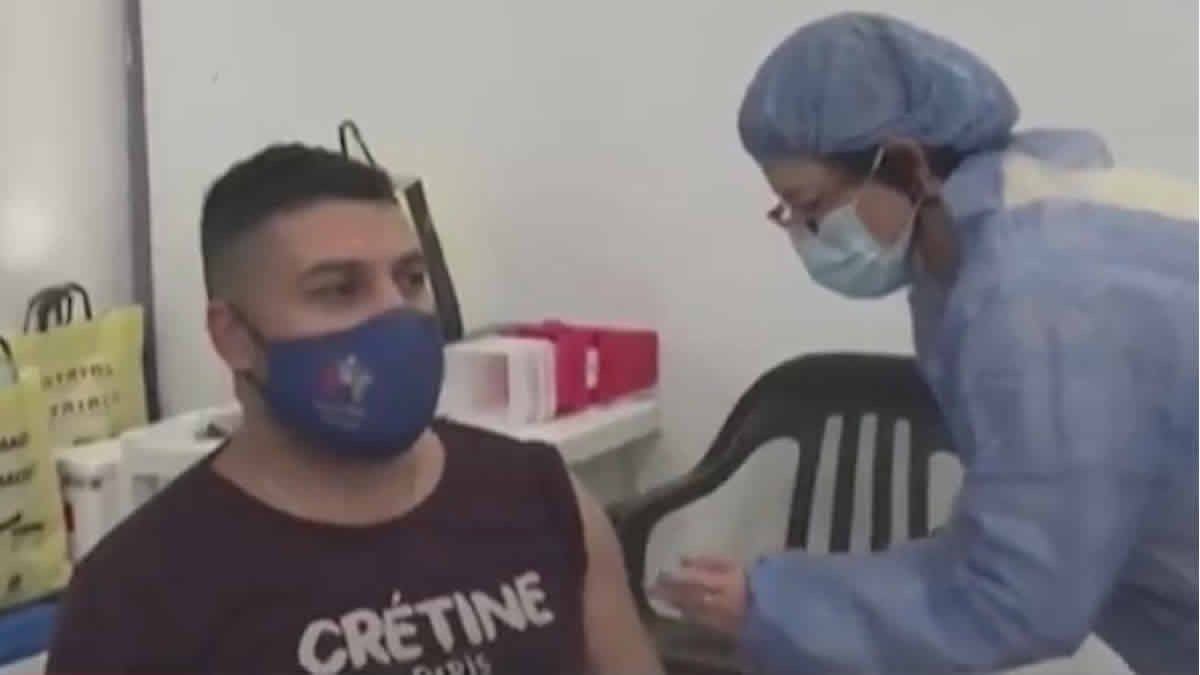 Es la jefa comunal y vacuna a la población | Córdoba