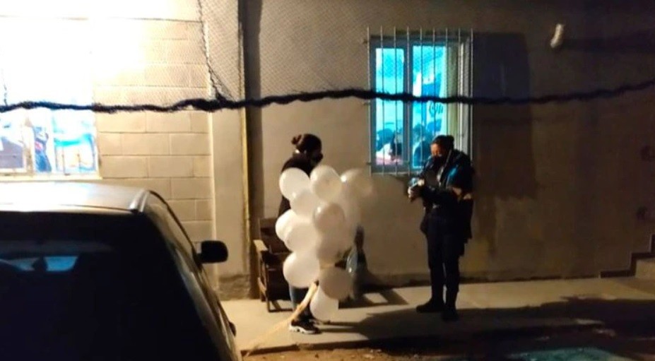 Una mujer embarazada dio positivo de Covid y al otro día celebró el baby shower con 20 invitados | Actualidad