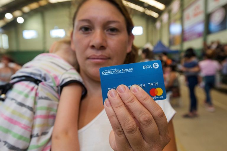 Tarjeta Alimentar: qué día cobrarán de 6 mil a 12 mil pesos los que no tiene el plástico | Actualidad