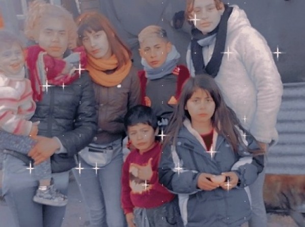 Tiene 16 años, su mamá murió y ahora cuida de sus 7 hermanitos: “La casa se está cayendo, necesitamos de todo”, | Actualidad