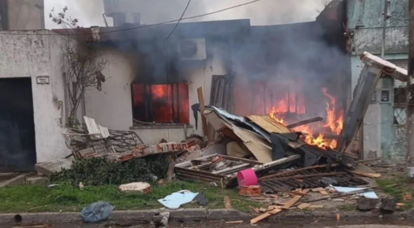 Estaba acusado de violar a su ex hijastra: provocó la explosión de la casa de su ex y murió | Actualidad