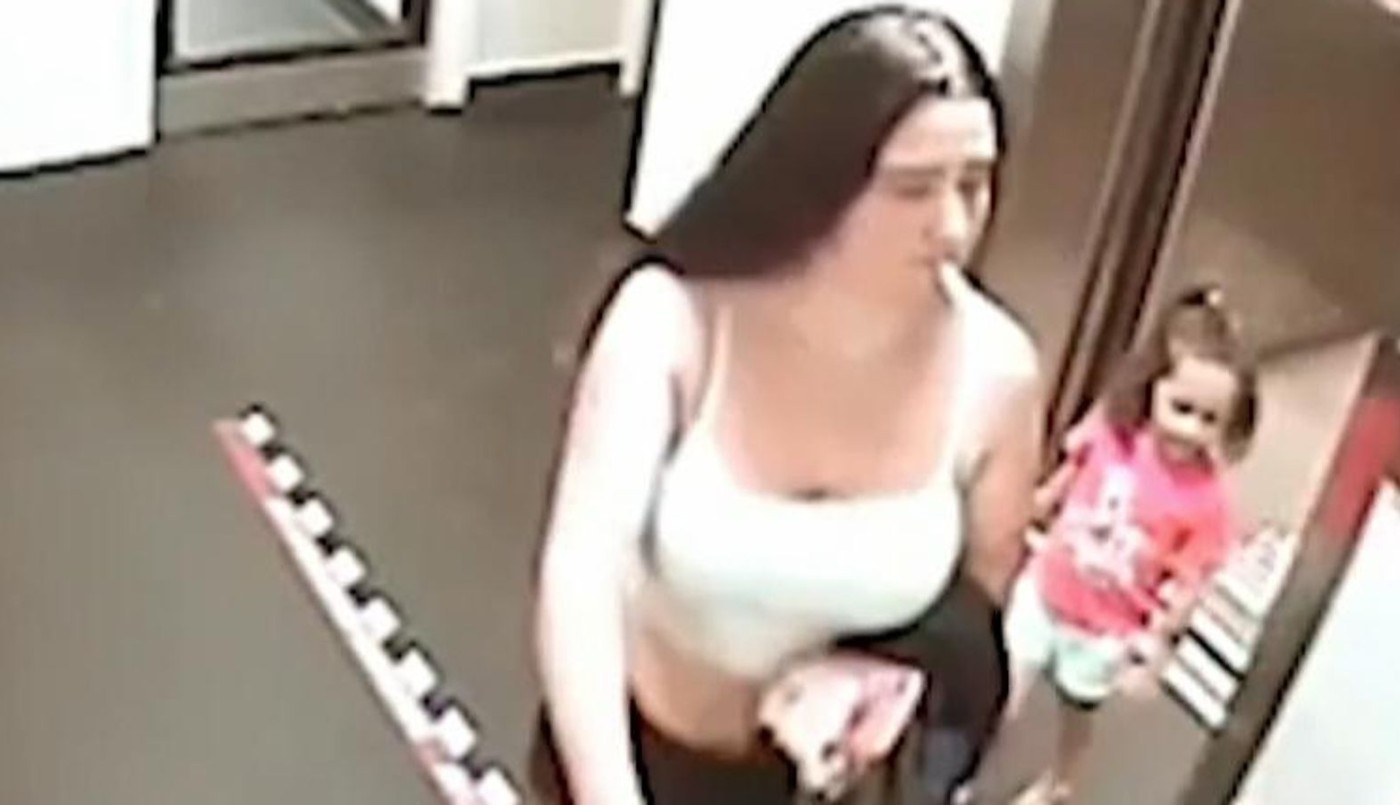 Mató a golpes a su hija de 3 años porque la interrumpió cuando tenía sexo con su novio | Internacionales