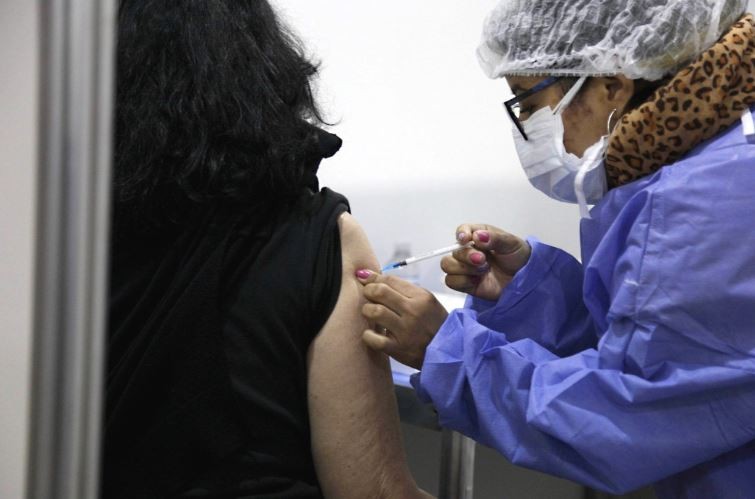 La calidad y potencia de los anticuerpos producidos por la Sputnik V aumentan después de 6 meses de su aplicación | Actualidad