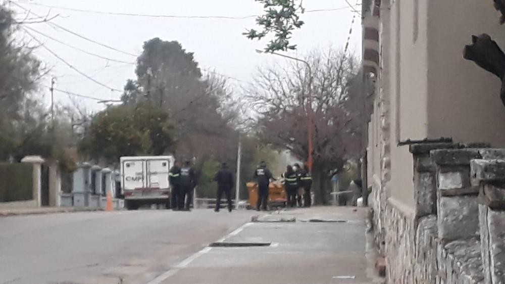 Alta Gracia: una motociclista chocó con un contenedor y murió | Córdoba
