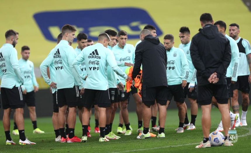 El Gobierno de Brasil intentó impedir que los argentinos que vinieron de Inglaterra jugaran el clásico en las Eliminatorias Sudamericanas | Deportes