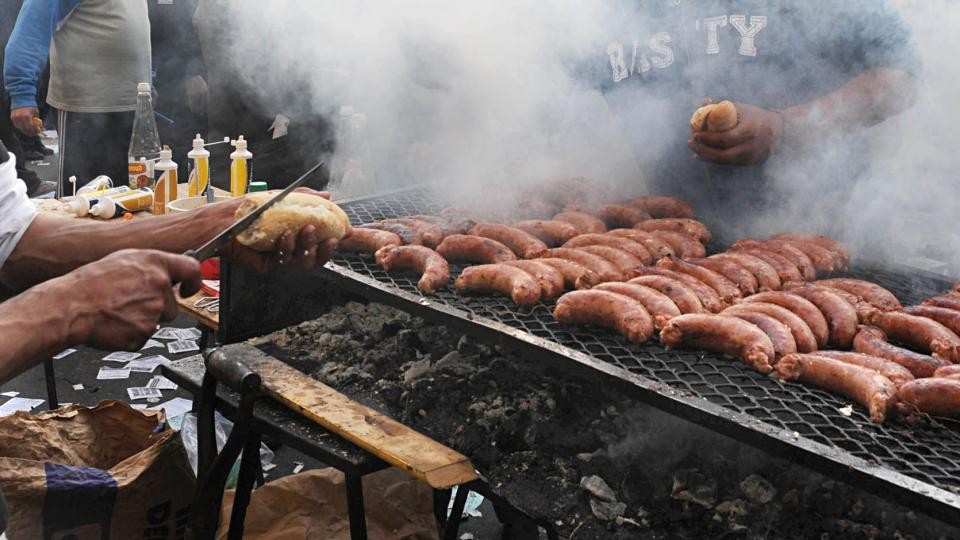 Efecto pandemia: la venta de choripanes cayó un 80% | Internacionales