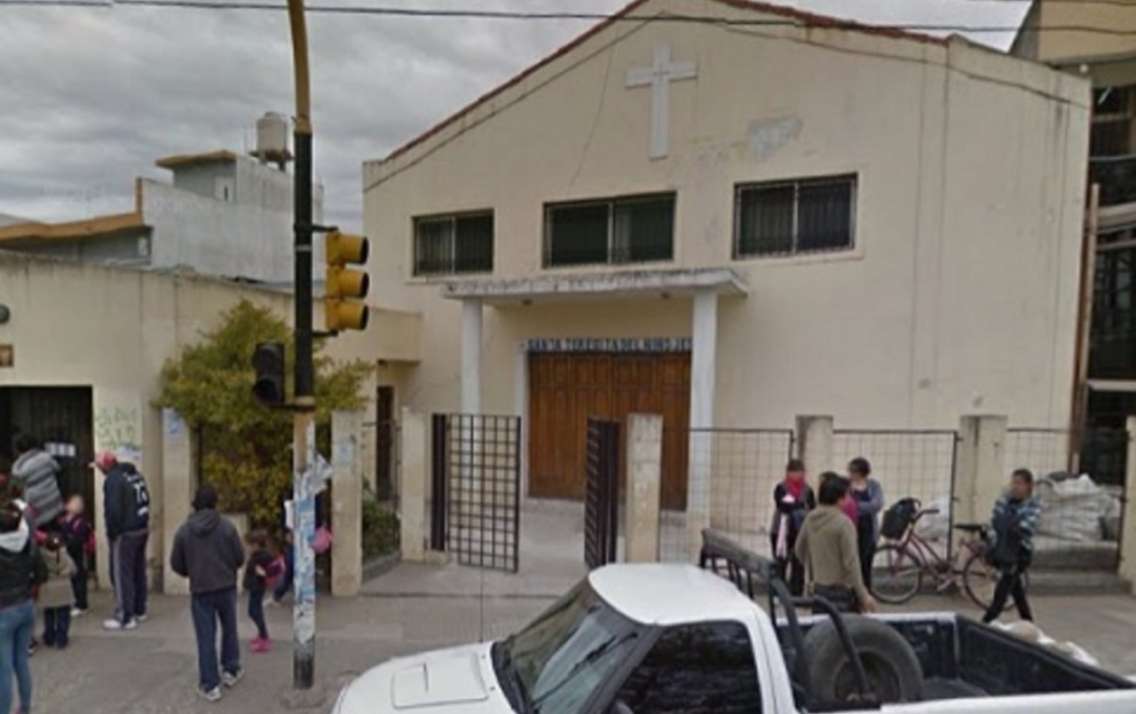 Armó una fogata con boletas y casi provoca un incendio en el cuarto oscuro | Elecciones Legislativas 2021