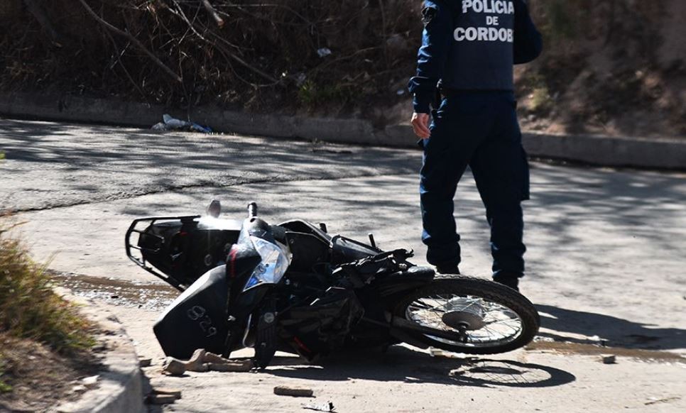 Atacaron a una casa bajo custodia por tiroteos anteriores y el policía los baleó: dos heridos | Córdoba