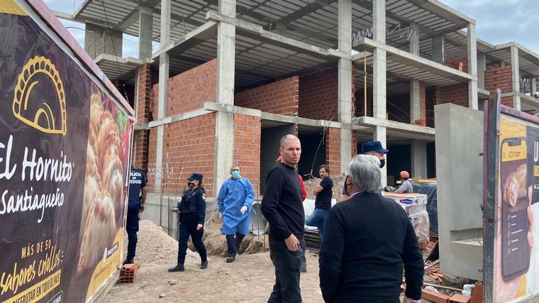Urgente: Se desmoronó una obra en construcción dejando a tres personas atrapadas en zona norte | Córdoba