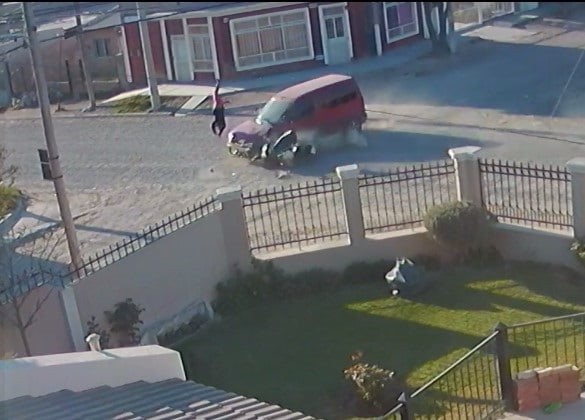 Iba en su moto y fue atropellada: en vez de ayudarla, un vecino le robó | Actualidad