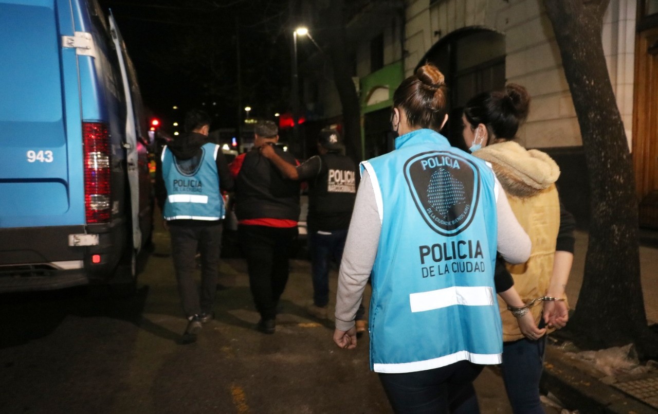 Cayeron "Los Reyes de Constitución": tenían un bar con venta de drogas | Actualidad