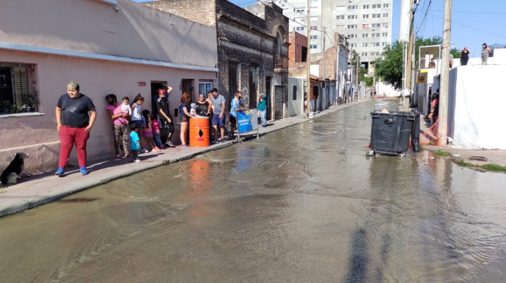 La Municipalidad denunciará a la empresa que provocó el desborde cloacal en barrio Alberdi | Córdoba