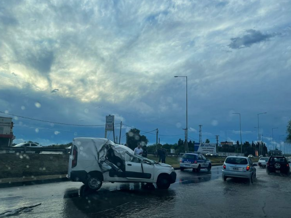 Choque en la avenida La Voz del Interior genera caos vehicular | Córdoba
