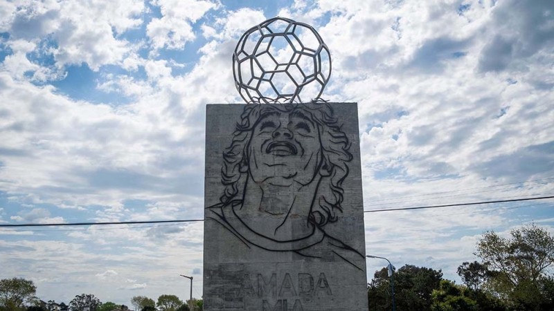"El más grande al más grande": El monumento dedicado a Diego | Actualidad