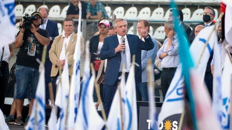 Mensaje de Alberto al FMI: "No nos vamos a arrodillar" | Política y economía