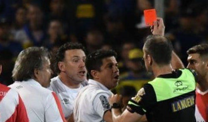 Estalló Milito tras la derrota:"Boca es un imperio, todos querían que pasen ellos" | Deportes