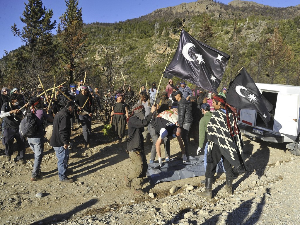 Autopsia: el joven muerto en una toma mapuche recibió un disparo en el tórax | Actualidad
