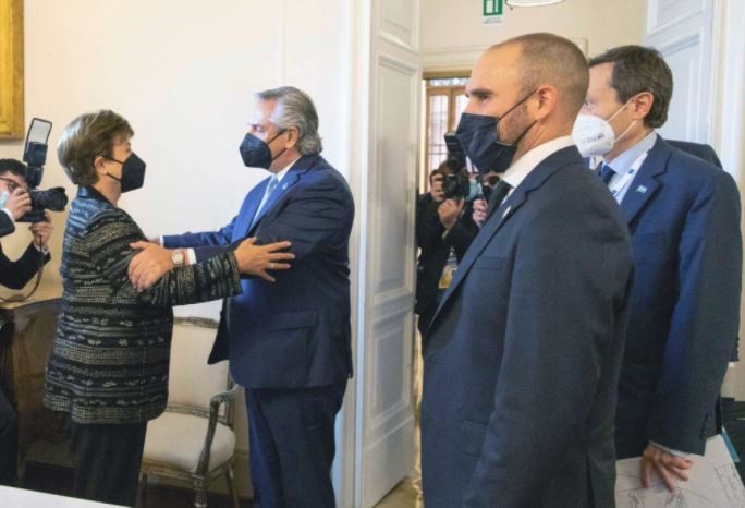 Argentina inició las negociaciones técnicas con el FMI buscando frenar las presiones cambiarias y financieras | Actualidad