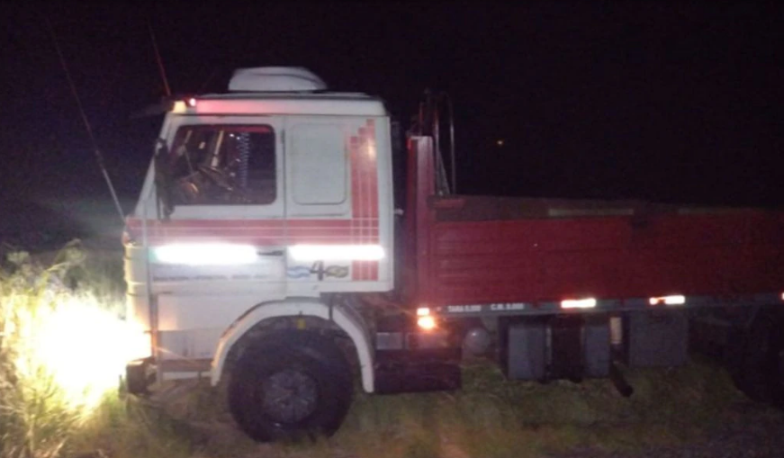 Camionero de 26 años murió al saltar de su vehículo sin frenos | Córdoba