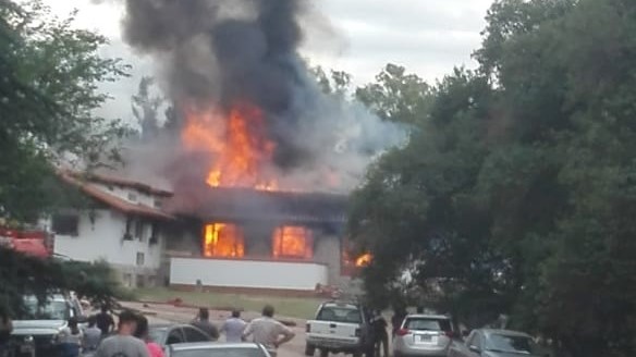 Se incendió un hotel turístico en Embalse: hay una persona desaparecida | Córdoba