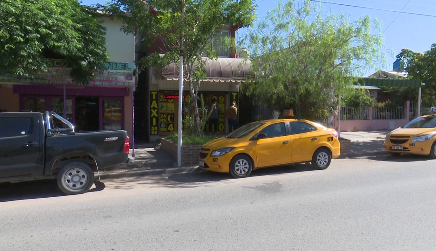 Balearon una base de taxis en Neuquén | Actualidad