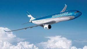 La batería de un celular explotó en un avión y tuvieron que aterrizar de emergencia en Ezeiza | Actualidad