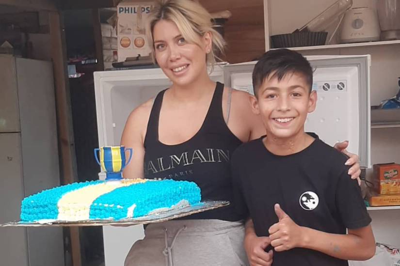 Promesa cumplida y pedido entregado: Wanda Nara visitó a Joaquín, el nene que hace tortas | Espectáculos