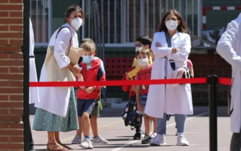 Las restricciones se endurecen por el avance del covid: España vuelve a la obligatoriedad de usar barbijos | Internacionales