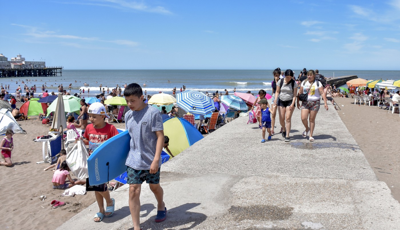 Miles de turistas arribaron a Mar del Plata para festejar Nochebuena y Navidad | Actualidad