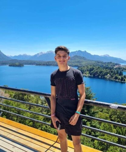 No pudo ir a su viaje de egresado y regaló su pasaje a un compañero | Actualidad